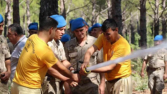 JANDARMA EKİPLERİ ORMAN YANGINLARINA HAZIR