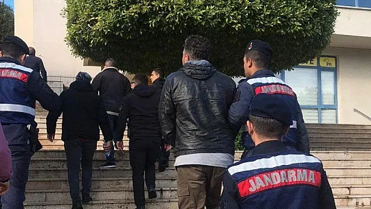 KASIM AYINDA 887 DÜZENSİZ GÖÇMEN YAKALADI