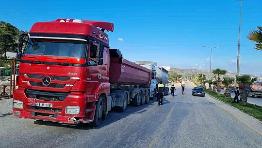 JANDARMADAN HAFRİYAT KAMYONLARINA SIKI DENETİM