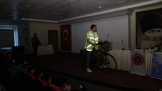 Jandarmadan öğrencilere trafik eğitimi
