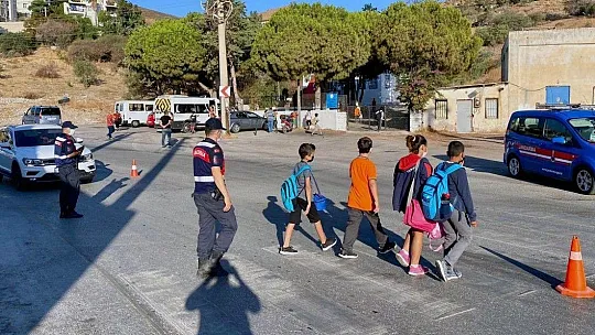 Jandarmadan trafik ve maske-mesafe denetimi