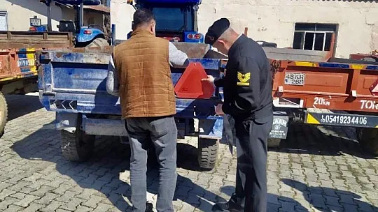 Jandarmadan traktör sürücülerine eğitim