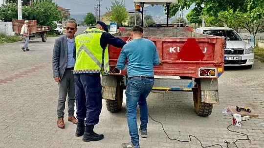 Jandarmadan traktör sürücülerine eğitim