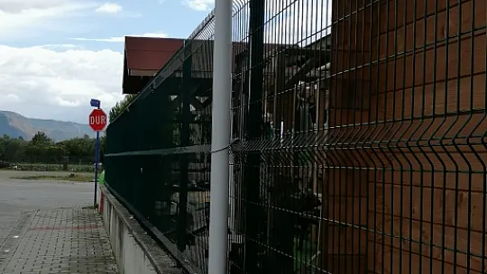 Fethiye'deki jiletli teller sökülmeye başlandı  