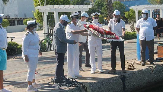 Fethiye'de çelenk sunma töreni yapıldı