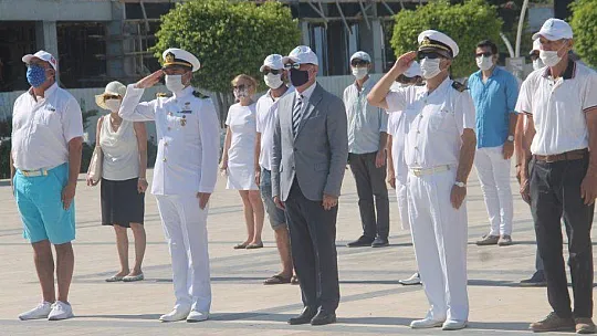 Fethiye'de çelenk sunma töreni yapıldı