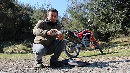 Kaçan keçilerini drone ile arayıp buluyor