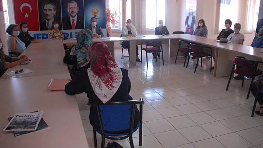 Öztürk kadın kolları ile toplantı yaptı