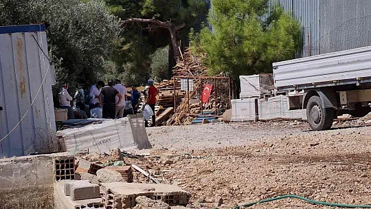 KALBİNE BIÇAK SAPLANMIŞ HALDE ÖLÜ BULUNDU