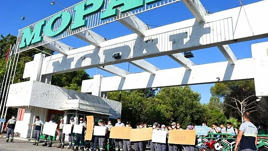 Kapatılan Mopak işçileri eylem yaptı