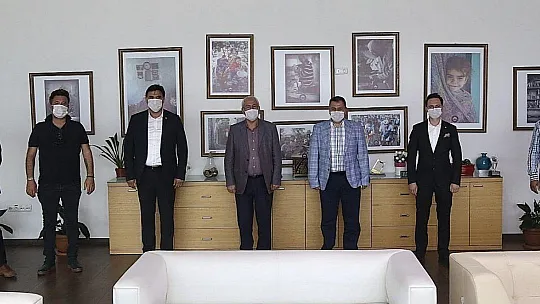 Karaca'dan, Karabağlar Belediye Başkanı  Muhittin Selvitopu'na ziyaret