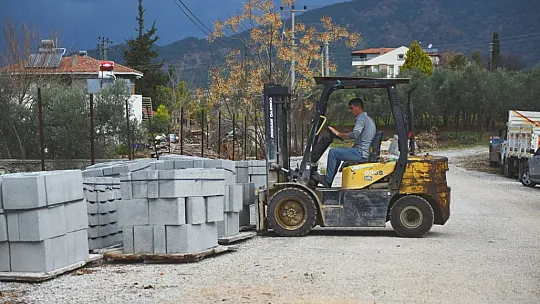 Osman Efendi Caddesi'ne Parke Yapılıyor
