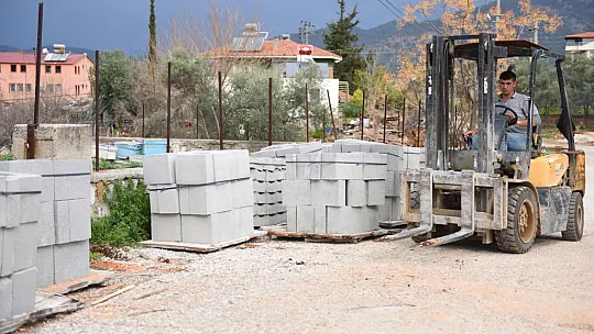 Osman Efendi Caddesi'ne Parke Yapılıyor