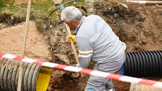 Osman Efendi Caddesi'ne Parke Yapılıyor
