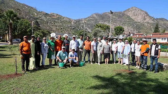 Kardeş şehirden Marmaris'e fidan