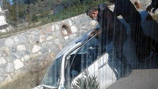 Karşı şeride geçen cip, otomobile çarptı : 6 yaralı