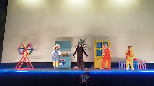 'Karya ve Dostları' Çocukları Güldürdü