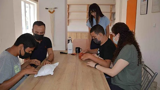 Kas becerilerini geliştirmek için çıktıkları yolda, para kazanmaya başladılar