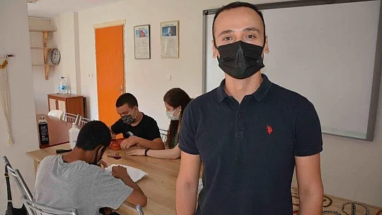Kas becerilerini geliştirmek için çıktıkları yolda, para kazanmaya başladılar