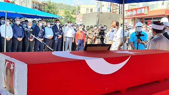 Şehit Adnan Kısar Cenazesine Binlerce Kişi Katıldı