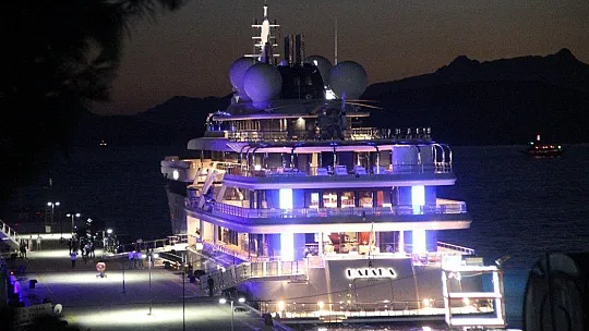Katar kraliyet ailesi, 2 kamyon eşya 500 valizle Bodrum'a geldi.