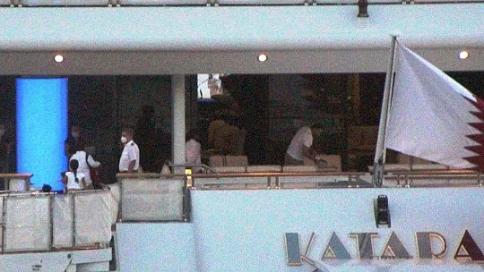 Katar kraliyet ailesi, 2 kamyon eşya 500 valizle Bodrum'a geldi.