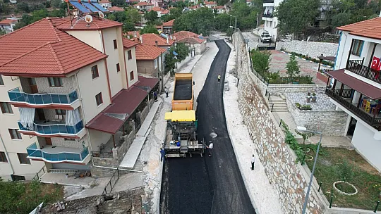 Sıcak Asfalt Çalışmaları Devam Ediyor