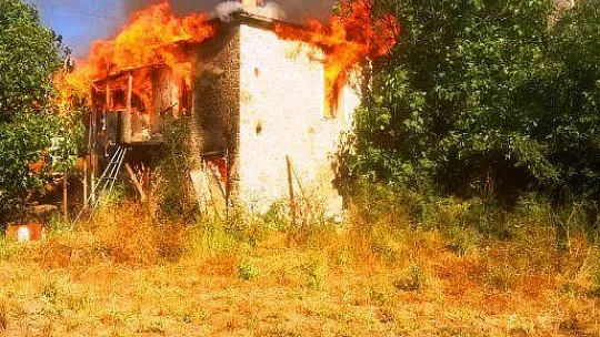 Kayaköy'deki Yangın Korkuttu