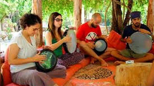 BU KAMPTA SANAT VE DOĞA İÇ İÇE