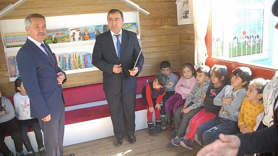 Kaymakam Şahiner Miniklere Kitap Okudu 