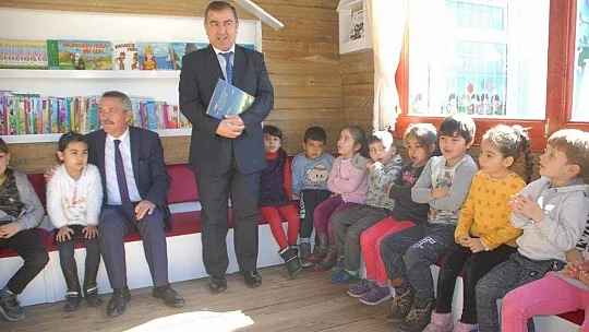 Kaymakam Şahiner Miniklere Kitap Okudu 