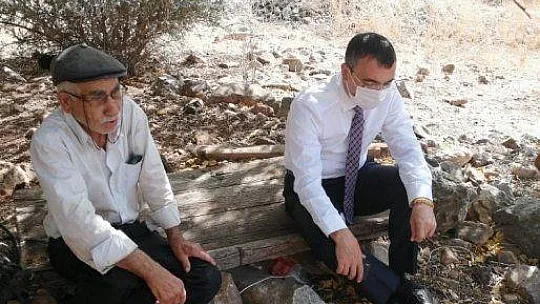 Kaymakam Arslan yaşlı vatandaşı evinde ziyaret etti