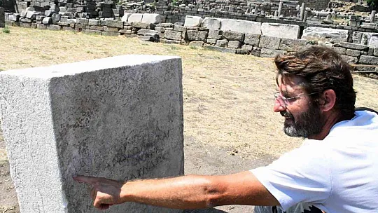 KAYMAKAM VE BÜYÜKELÇİDEN KAZI EKİBİNE ZİYARET