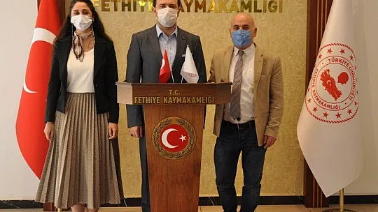 Fethiye'de mavi kapak ve metal kutular kütüphane oluyor
