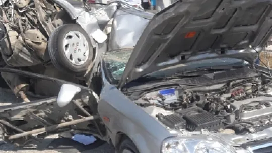 SEYDİKEMER'DE İLGİNÇ KAZA 2 YARALI