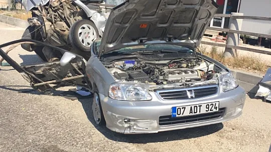 SEYDİKEMER'DE İLGİNÇ KAZA 2 YARALI