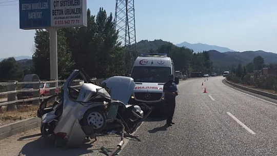 SEYDİKEMER'DE İLGİNÇ KAZA 2 YARALI