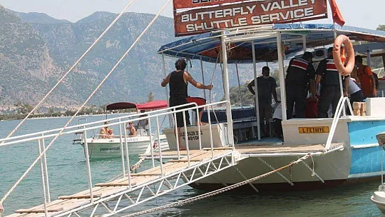 KAYALARDAN DENİZE DÜŞEN TATİLCİ HASTANEYE YETİŞTİRİLDİ