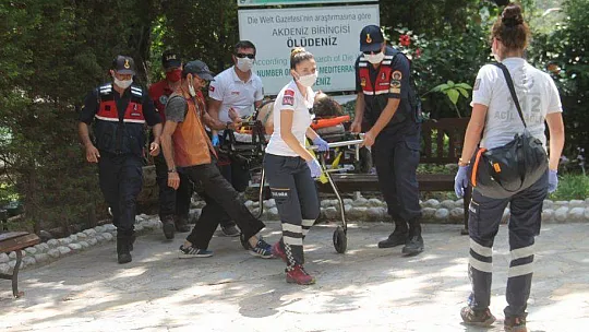 KAYALARDAN DENİZE DÜŞEN TATİLCİ HASTANEYE YETİŞTİRİLDİ