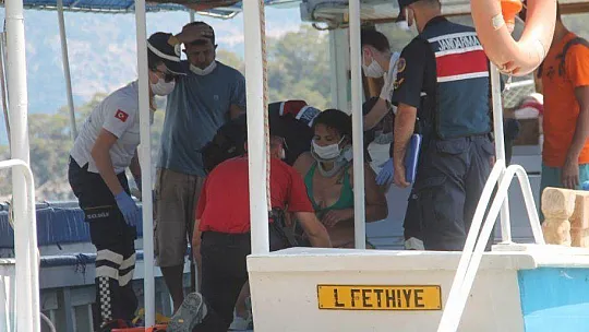 KAYALARDAN DENİZE DÜŞEN TATİLCİ HASTANEYE YETİŞTİRİLDİ