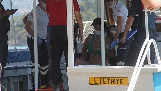 KAYALARDAN DENİZE DÜŞEN TATİLCİ HASTANEYE YETİŞTİRİLDİ