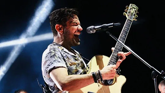 Kenan Doğulu'nun antik tiyatroda izdihamı