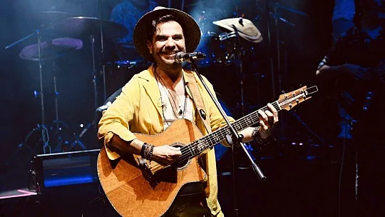 Kenan Doğulu'nun antik tiyatroda izdihamı