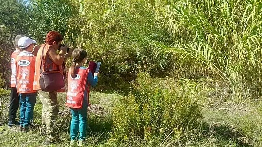 Kendini kelebeklere adadı
