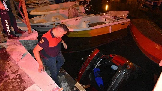Kiralık araçla, balıkçı teknelerinin üstüne uçtu