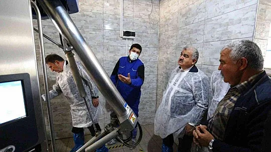 Kırsal kalkınmadan destek alan hayvancılık işletmesinde incelemelerde bulunuldu