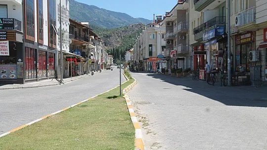 Sokağa Çıkma Kısıtlamasında İlk Gün