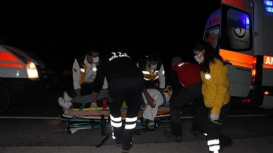 Kısıtlamada sokağa çıktılar, polisin 'dur' ihtarına uymayınca kaza yaptılar