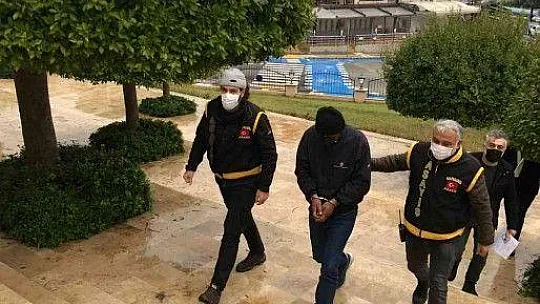 Kız öğrencilere tacizde bulunan şahıs tutuklandı
