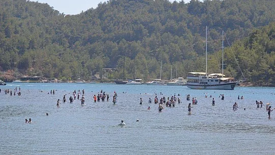 Kızkumu Plajı turist akınına uğradı